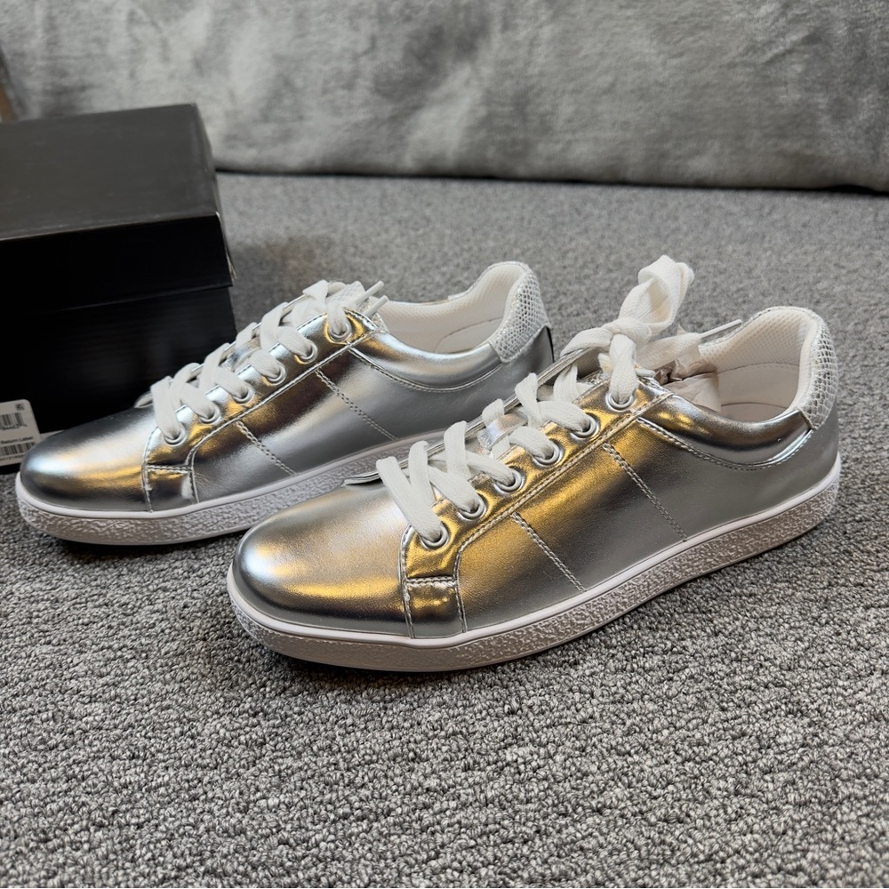 Metallic Silver Low-Top Women's Sneakers - Casual Lace-Up Shoes